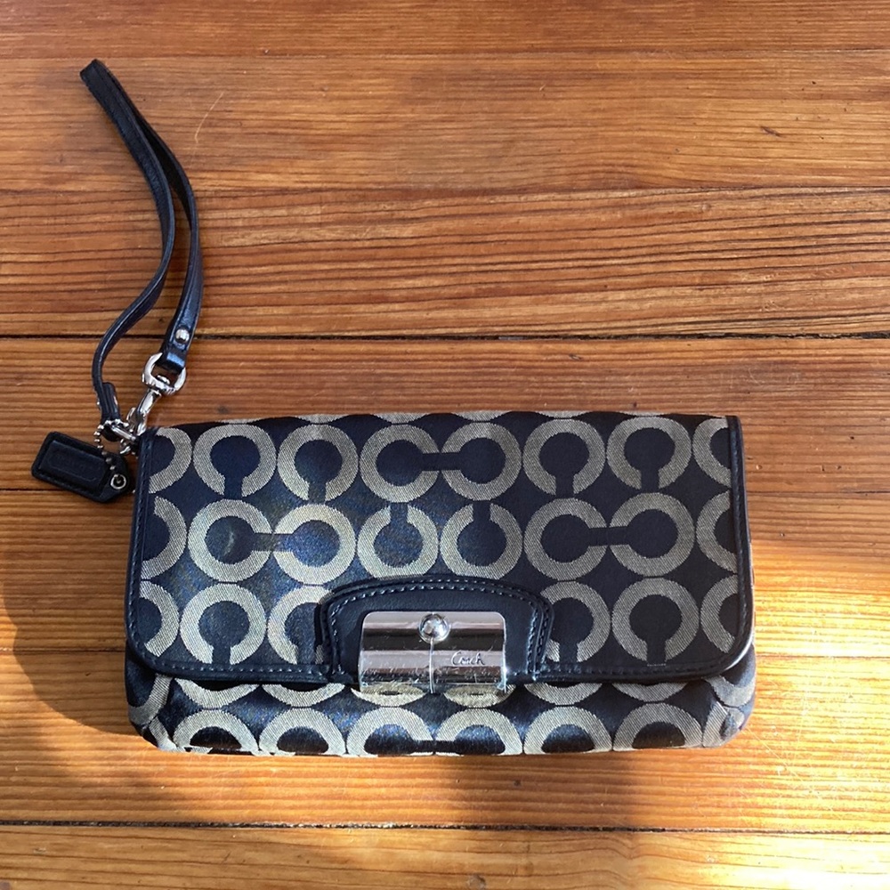 Coach Signature Print Black & Silver Wristlet